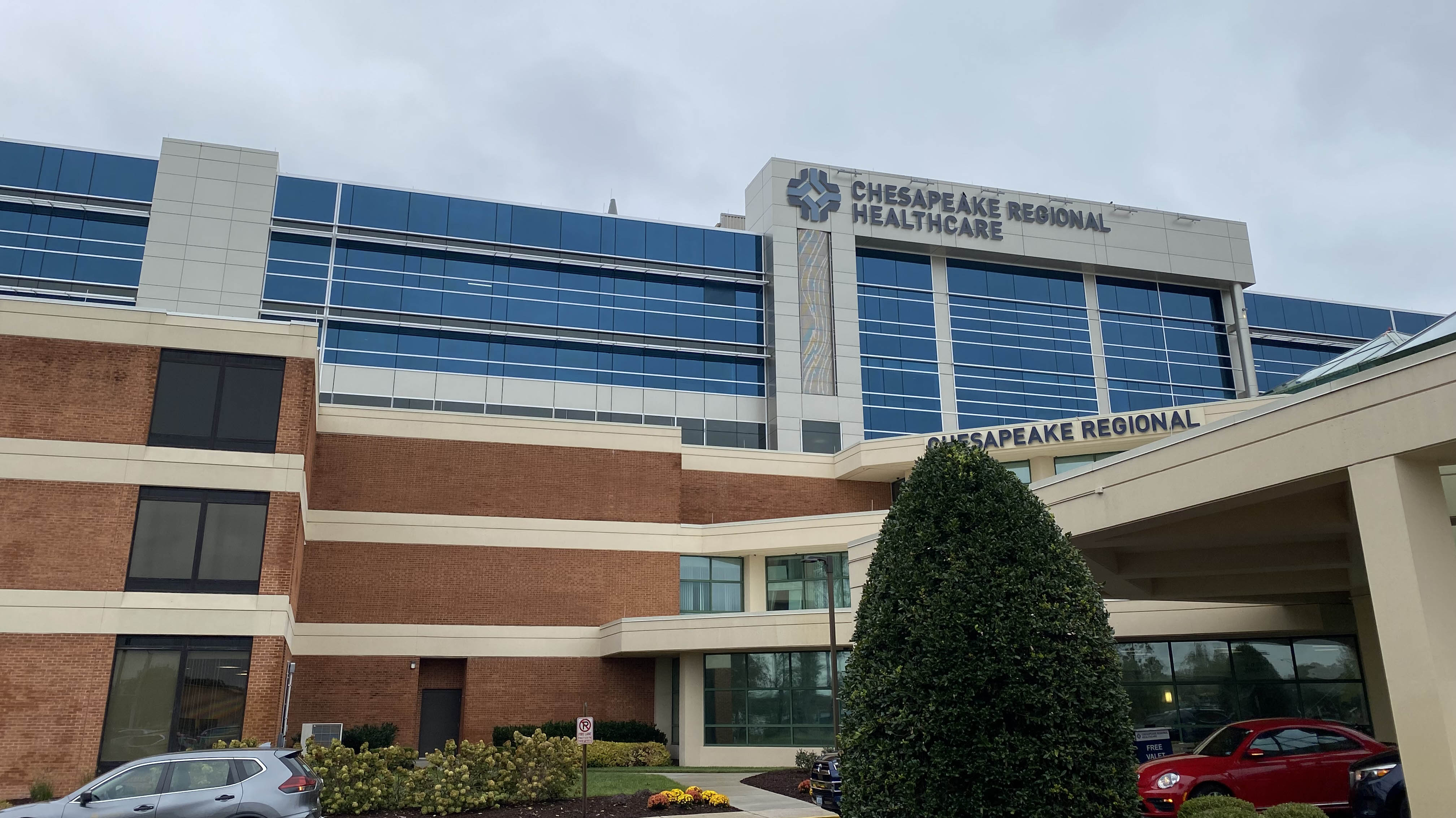 Photo by Katherine Hafner. Chesapeake Regional Medical Center on Battlefield Boulevard on October 4, 2022. The new critical care tower is to the top left of the main entrance.
