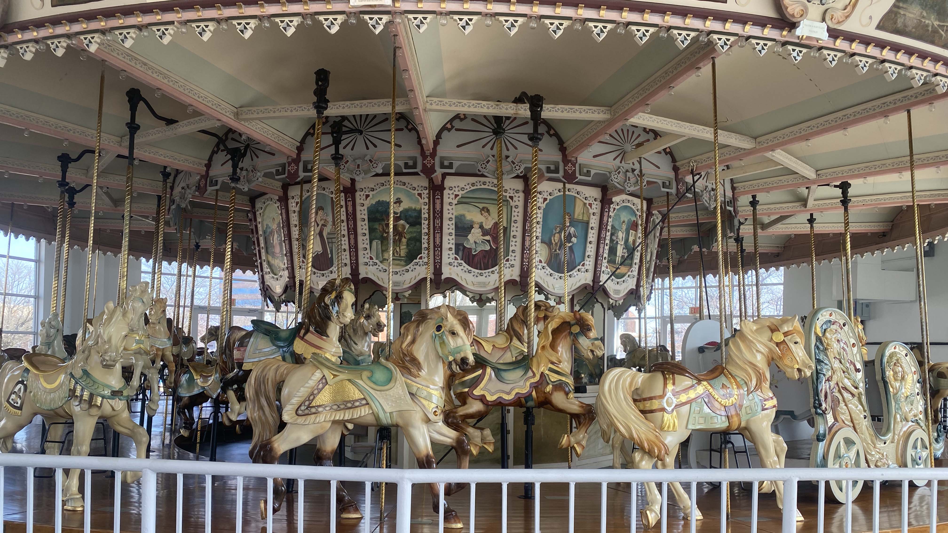 The historic Hampton carousel in downtown, which has been closed since last summer. (Image: Katherine Hafner)