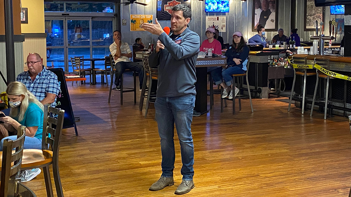 Photo by Sam Turken/WHRO. Scott Taylor held a campaign event in late September at an AJ Gators sports bar in Virginia Beach.